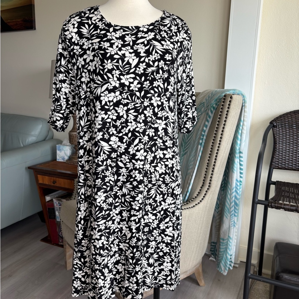 XL soft and comfy Old Navy Black and White A-line Dress